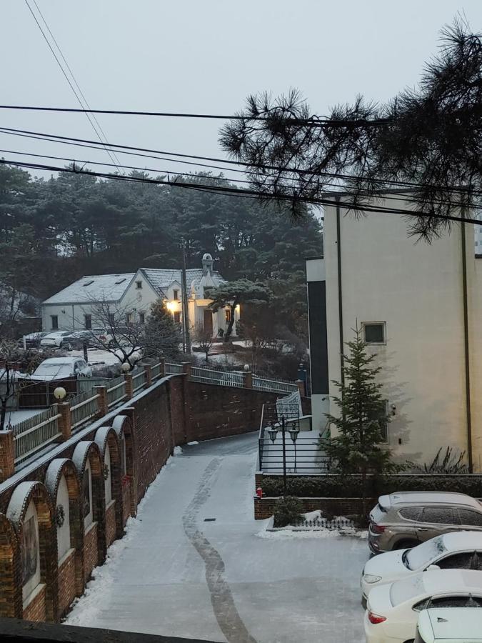 The Castle Stay Chuncheon Exterior foto